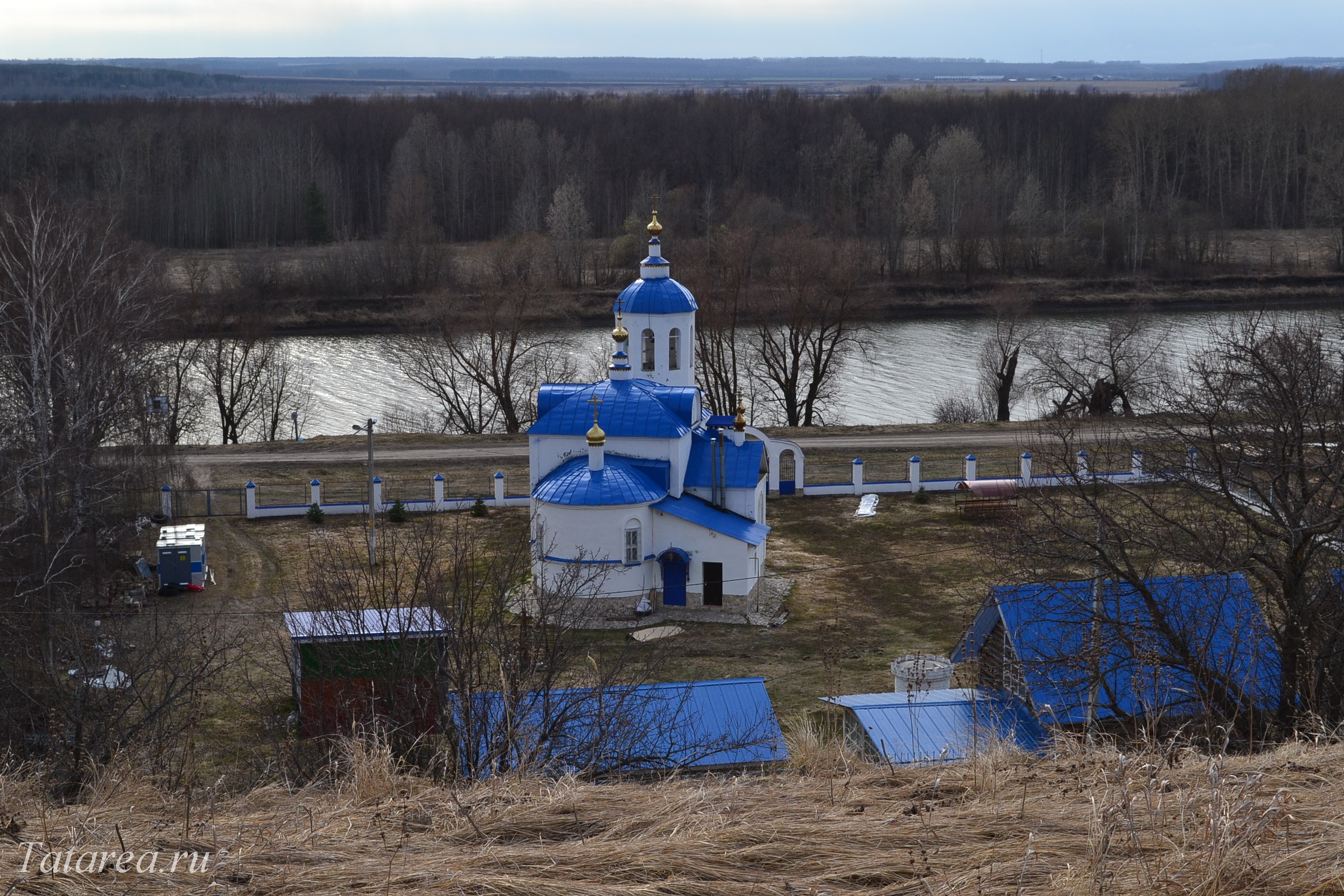 Сельская церковь, фото